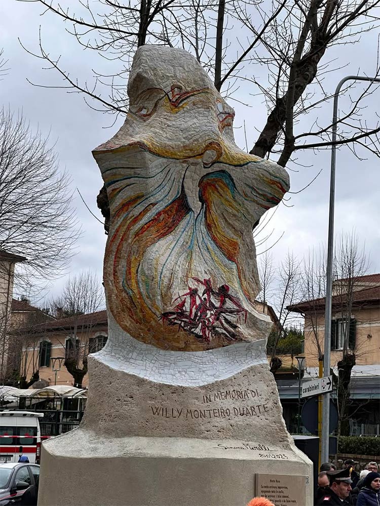 Monumento in memoria di Willy Duarte Monteiro